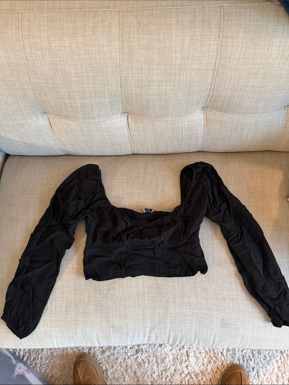 Kendall & Kylie Black Long-Sleeve Square-Neck Crop Top